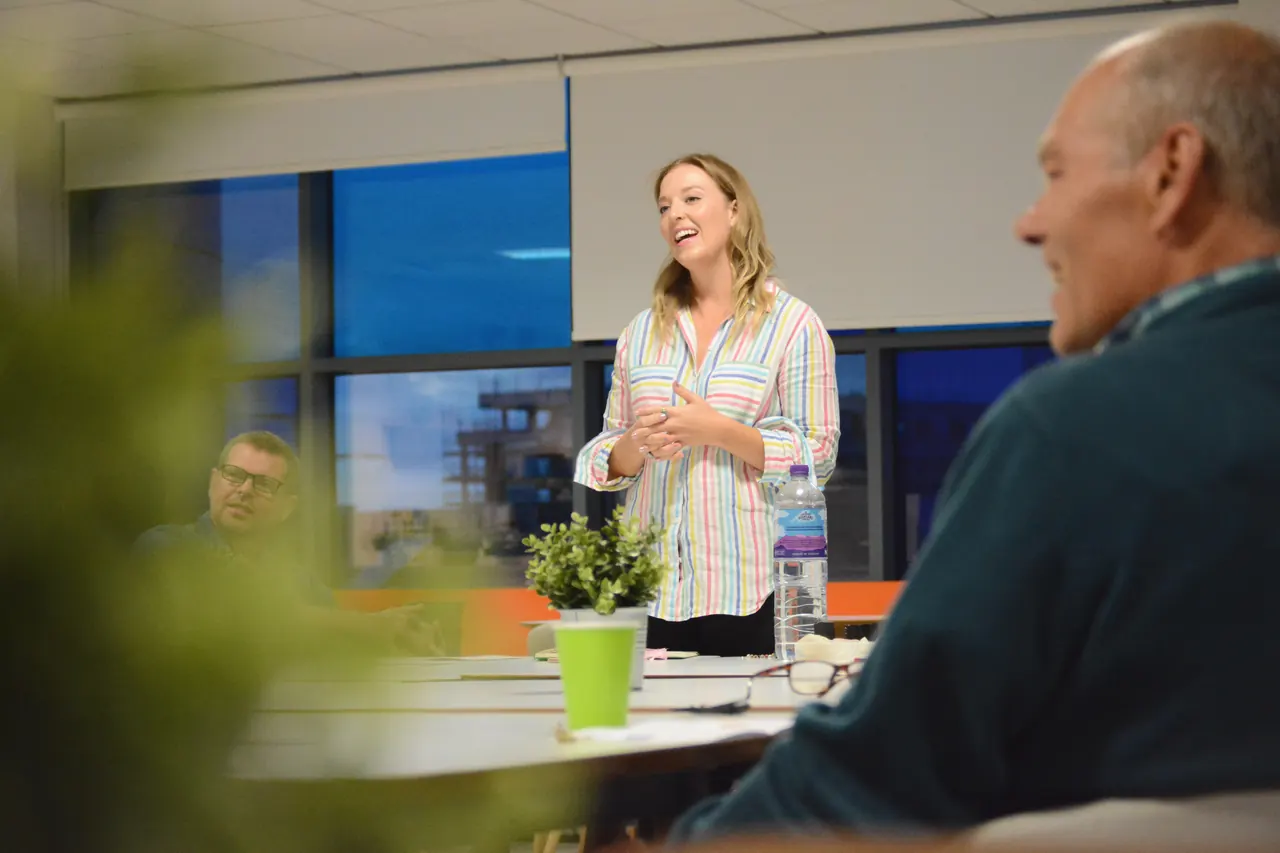 Lizzie running a team workshop
